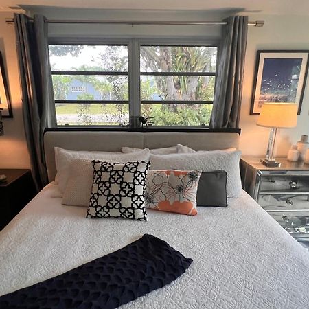 Paradise Gardens-Wilton Manors- Male Only Exterior photo
